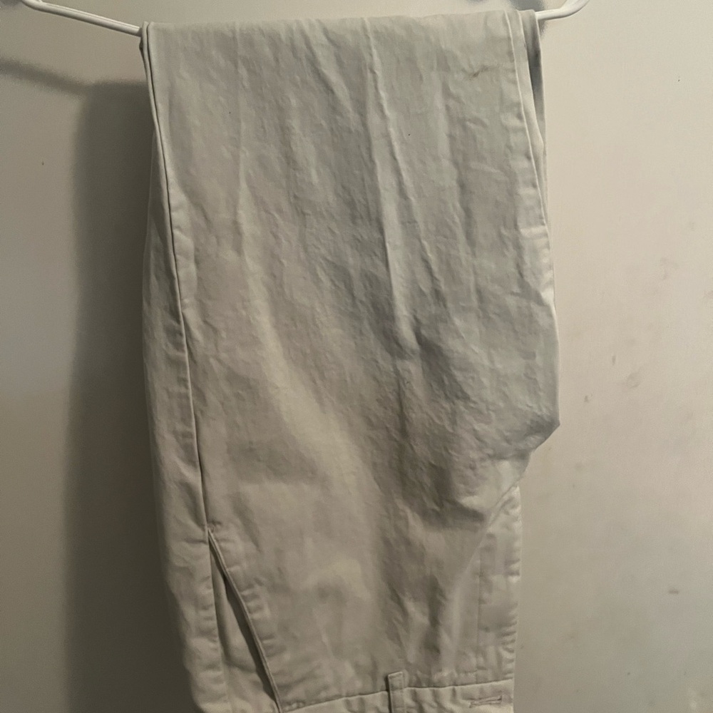 Dockers Men's Light Classic Fit Khakis